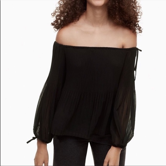 Aritzia - Picture 2 of 4